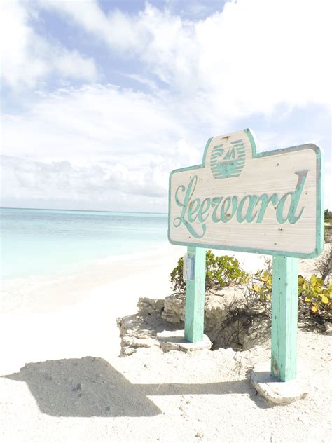 Leeward Beach on Providenciales - Entouriste