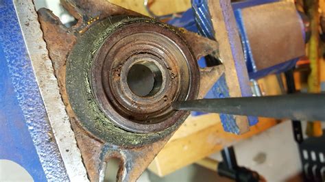 John Deere Mower Deck Spindle Bearing Replacement : 13 Steps (with Pictures) - Instructables