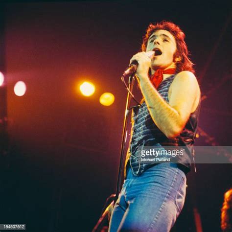 David Essex 1970s Photos and Premium High Res Pictures - Getty Images