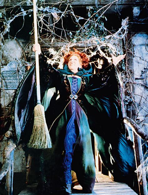 The Story Behind the Iconic Costumes of ‘Hocus Pocus’ | Glamour