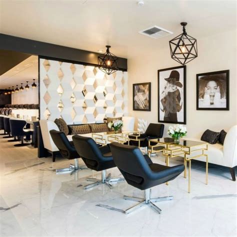 20+ Impressive Salon Room Design Ideas | Salon interior design, Beauty ...