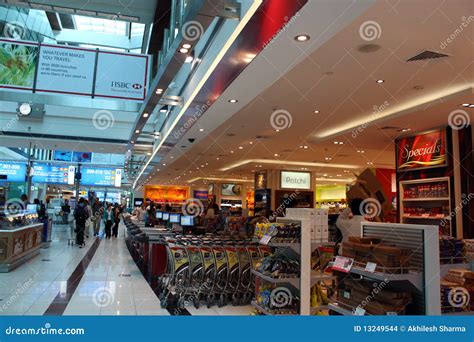 Dubai Airport Terminal 3 Duty Free Editorial Stock Image - Image of ...