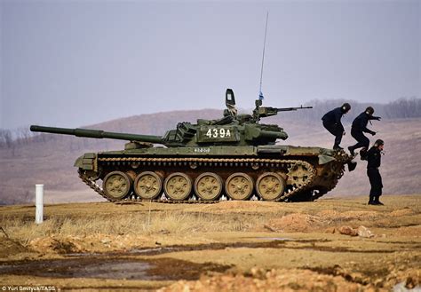 Russia's tank biathlon kicks off with a bang | Daily Mail Online