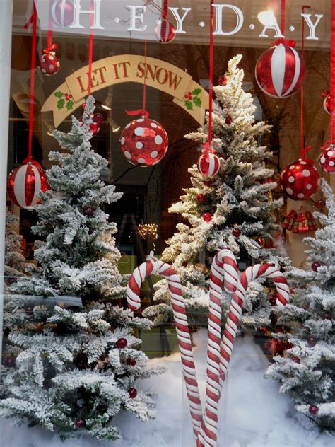 Pretty Christmas Storefronts | Time for the Holidays | Holiday window ...