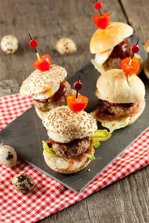 Burger sliders - ohmydish.com