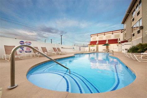 Cheap Hotels In Downtown Las Vegas | Book from 32 Stay Options @Best Price