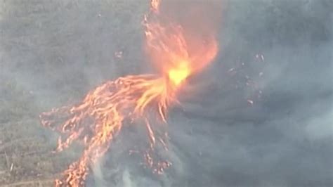 Natural fire forms 'fire tornado' on a field in Australia - Teller Report