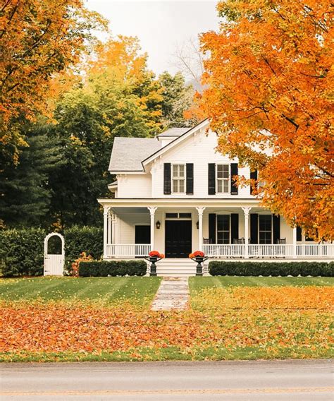 Manchester Vermont Fall Foliage Tour | Autumn home, Vermont fall, New england homes