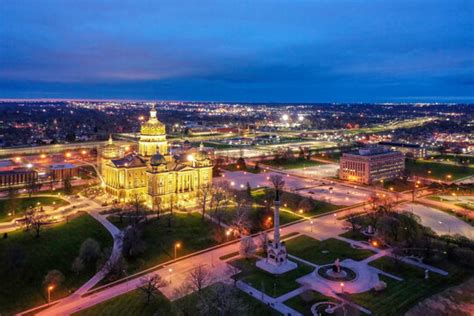 "Iowa State Capitol" Images – Browse 447 Stock Photos, Vectors, and ...