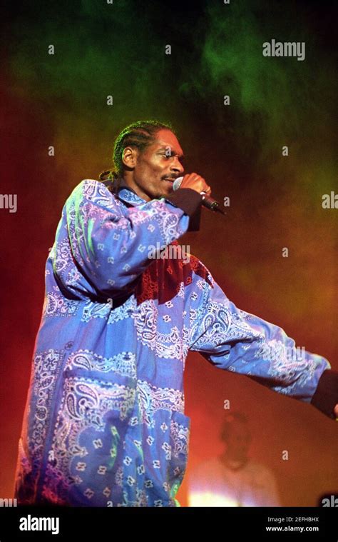 Snoop dogg 1996 hi-res stock photography and images - Alamy