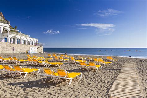 Gran Canaria Info - Gran Canaria Beaches: Palm-fringed Taurito Beach