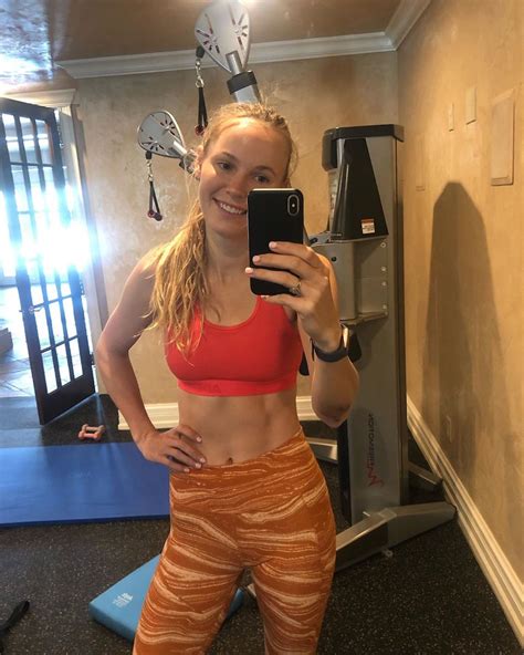 Top 5 Photos (4/10): Wozniacki works out on Instagram Live | Tennis.com