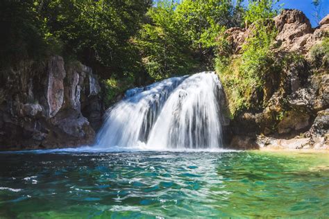 Fossil Creek Waterfall Hiking Guide - Back o' Beyond