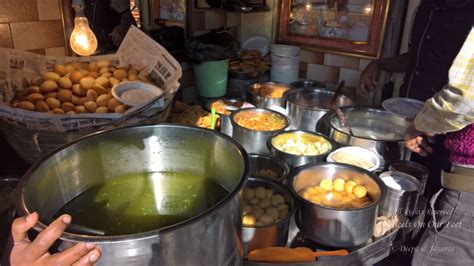 Old Delhi Food Trail - Ashok Chaat COrner in Chawri Bazar (1) - Wheels ...