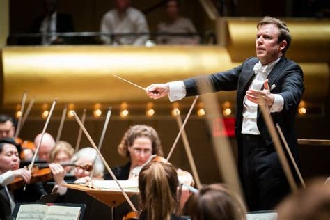 Review: The Philharmonic and a Conductor Get Reacquainted - The New ...