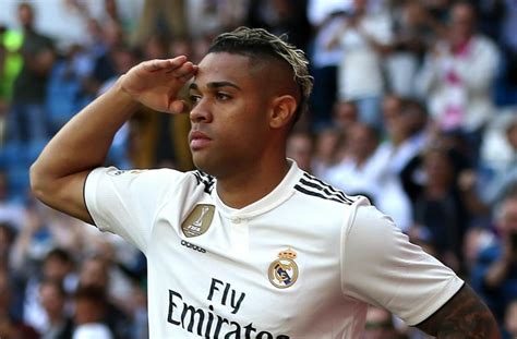 Real Madrid flop Mariano Diaz closes in on loan move to Benfica