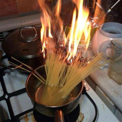 29 Hilarious Cooking Fails from People Who Should Be Banned from the ...