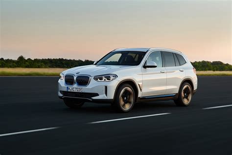 BMW Officially Reveals the BMW iX3 Electric SUV – EVBite