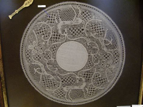 A Bobbin Lace Lover: Encaje de Binche / Binche lace