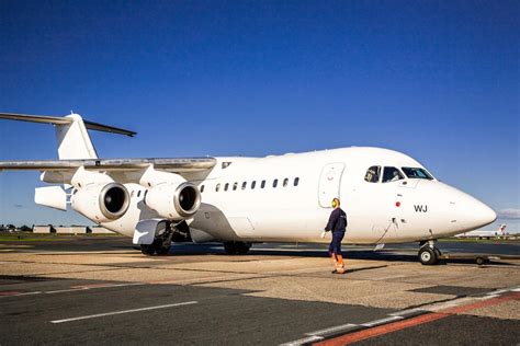 British Aerospace Avro RJ100 | Passenger Airliner Charter | Airlines ...