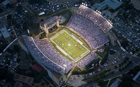 Davis Wade Stadium, home to the Mississippi State Bulldogs, Starkville, MS. [1024x640] : stadiumporn