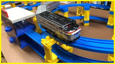 Rare Tomy Tomica World Amtrak Super Spiral Train Set from 2001 - YouTube