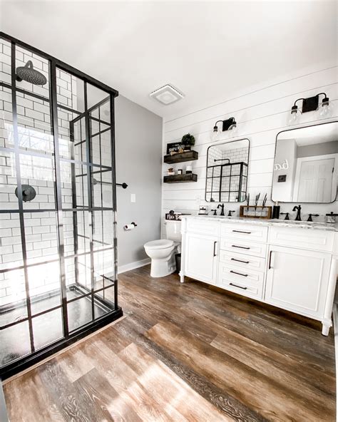 10+ Modern Farmhouse Master Bathroom – HomeDecorish