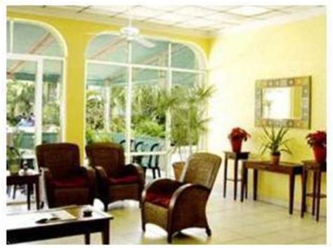 Royal Islander Hotel in Freeport - Room Deals, Photos & Reviews