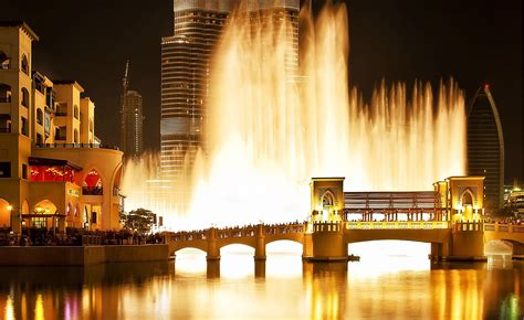 How to admire the singing fountain in Dubai