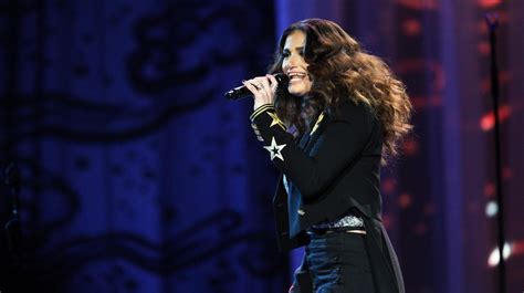 Idina Menzel talks her LI school days, 'Frozen II,' more - Newsday