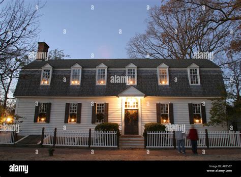 Colonial Williamsburg Virginia Duke of Gloucester Street Christmas Stock Photo: 1565958 - Alamy