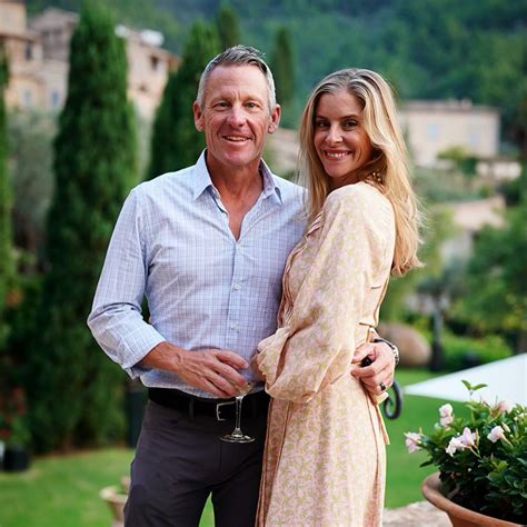 Lance Armstrong announces he married his long-time girlfriend Anna ...