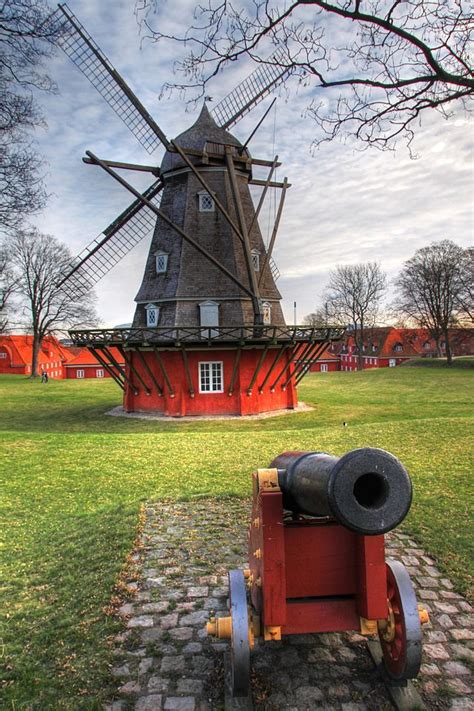 The windmill at Kastellet in Copenhagen, | Vindmølle, Danmark, Smukke steder