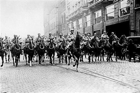 quand-tous-les-drapeaux-sont-deployés: LES EXACTIONS DE LA CHAROGNE FRANCAISE EN 1923 // L ...