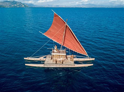 Traditional Authentic Fijian Canoe Sail & Snorkel Day Trip