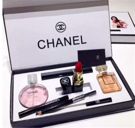 Chanel Gift Set (2 Perfume + 4 Lipstick Intense Lip Color) 100Gm – Branded Fragrance India