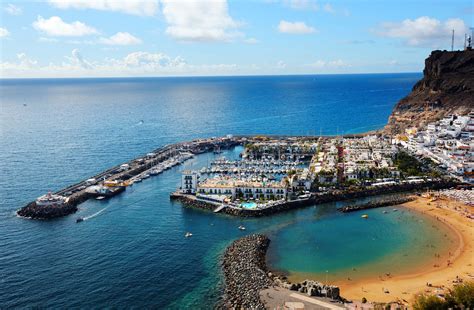 De haven van Puerto de Mogán in het zuidwesten van Gran Canaria | Island holidays, Las palmas de ...