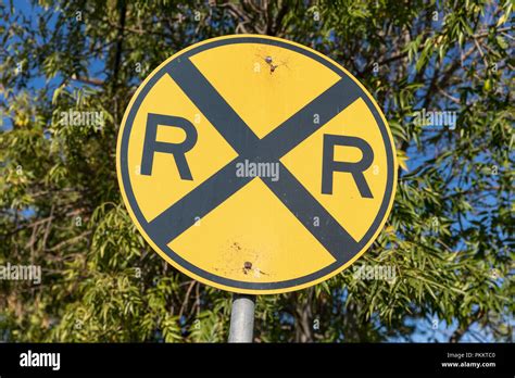 Railroad crossing sign hi-res stock photography and images - Alamy