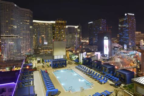 8 Best Las Vegas Hotels with Balcony or Terrace + MAP