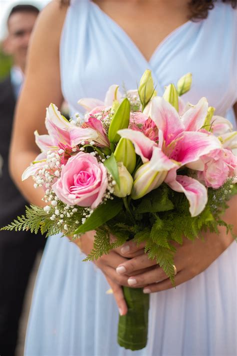 The Perfect Bridal Bouquet: 10 Types of Wedding Flowers - Boho Wedding Blog