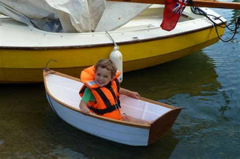 Bursledon Blog: Teaching your kids to sail