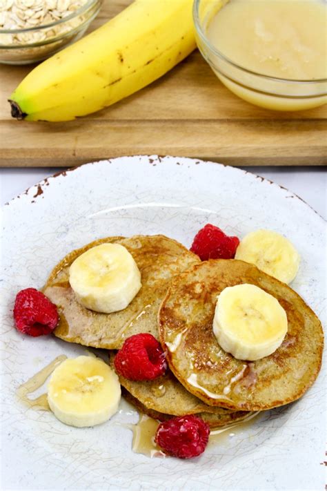 Healthy Banana Pancakes Everyone Will Love