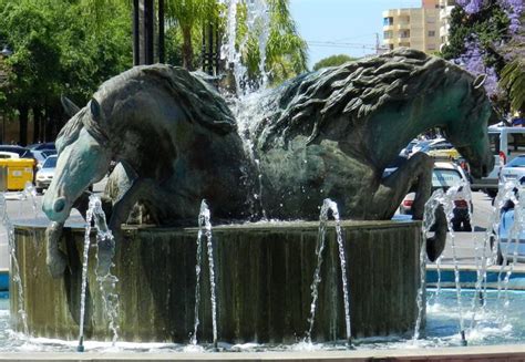 Fuente de caballos y glorieta rotonda Fuengirola Malaga 03 | Andalusia, Lion sculpture, Statue