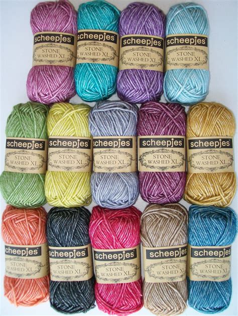 Red Heart Yarn Colors - Effy Moom