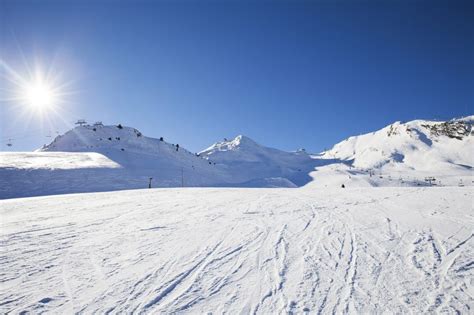 The Ultimate Guide to Arinsal Ski Holidays | Sant Moritz Andorra