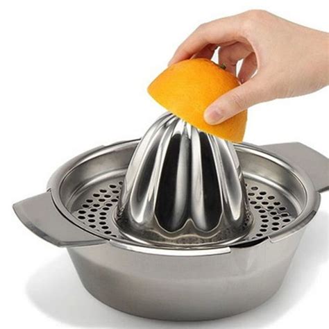 Espremedor de Laranja Manual em Aço Inox 12x11 cm - Ke Home prata | MadeiraMadeira