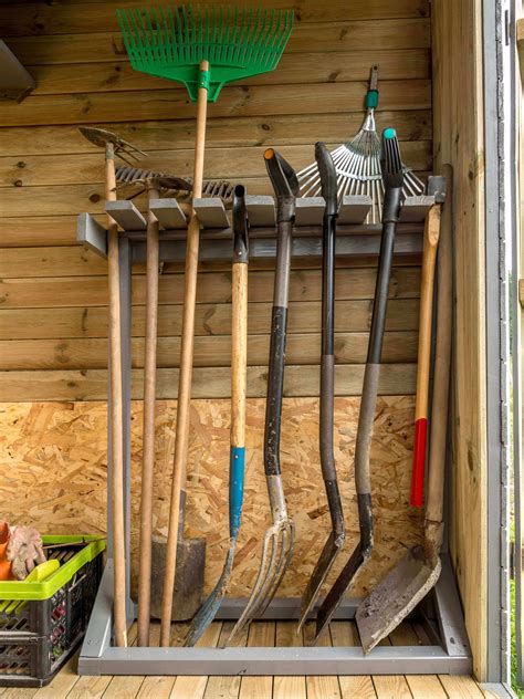 20+ Garden Tool Storage Ideas - DECOOMO