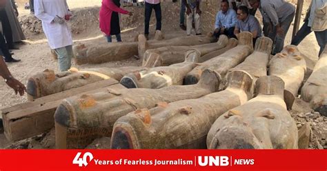 Egyptian officials unveil new archaeological finds