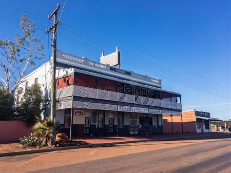 Hotel Royal Mail Building in Centre of Gold Mining Town in Meekatharra ...