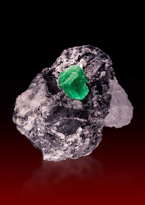 Emerald - Colombia | Crystals, Minerals crystals, Minerals